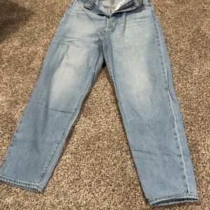 Light grey Levi mom jeans